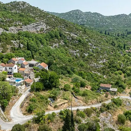 House On The Rock By Guide Villa *