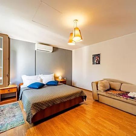 Villa House On The Rock By Guide *