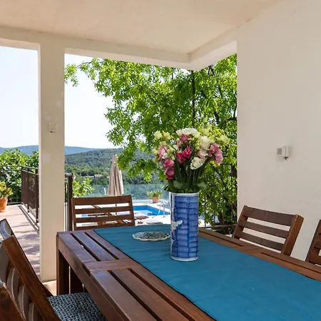 House On The Rock By Guide Oslje